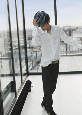 il est beau avec un chapeau - Musique - gregory lemarchal